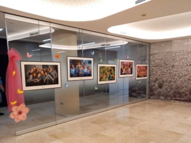 La exposición muestra las fotografías de las mujeres que han participado en el calendario de 2021