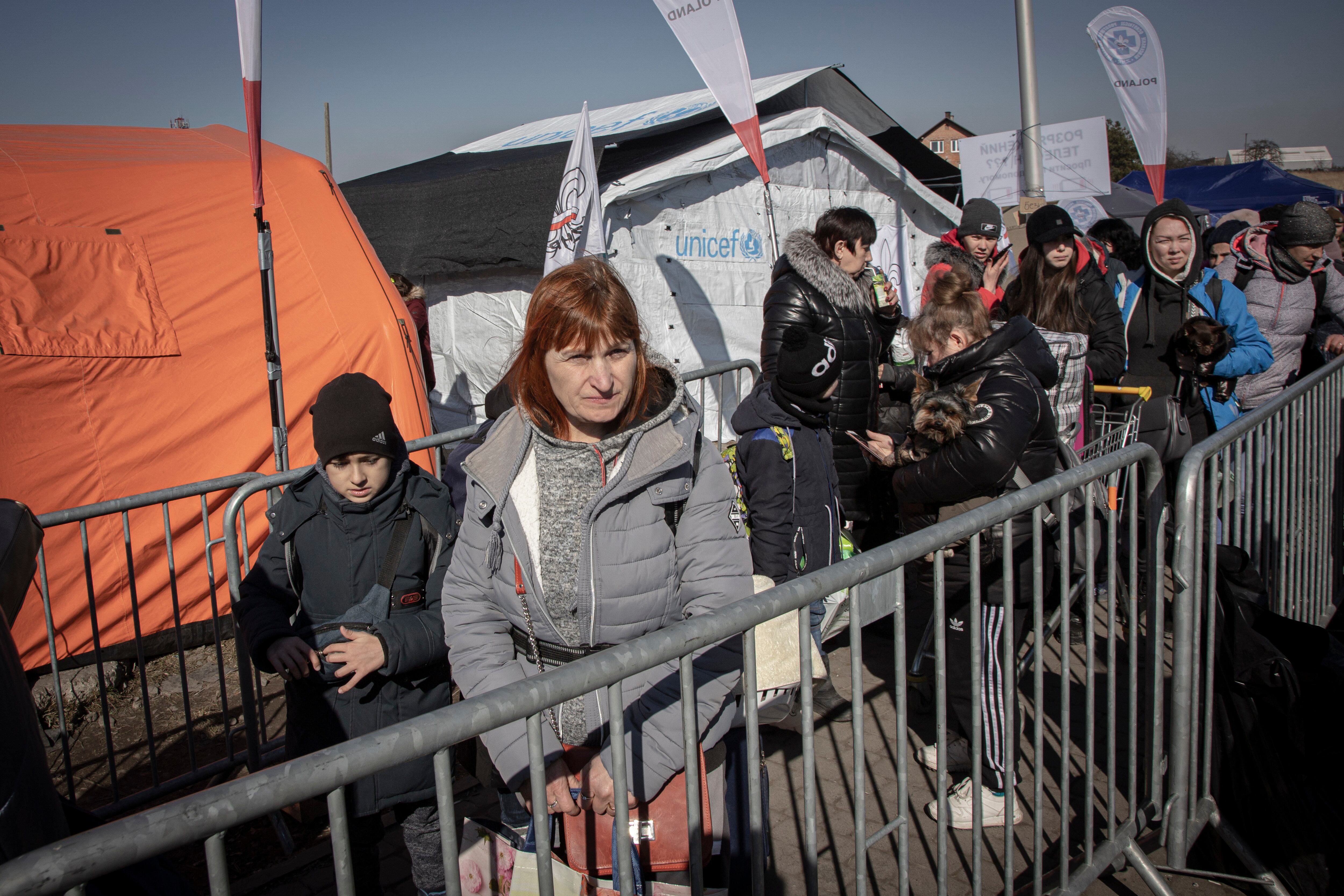 Refugiados ucranianos llegando a Polonia.