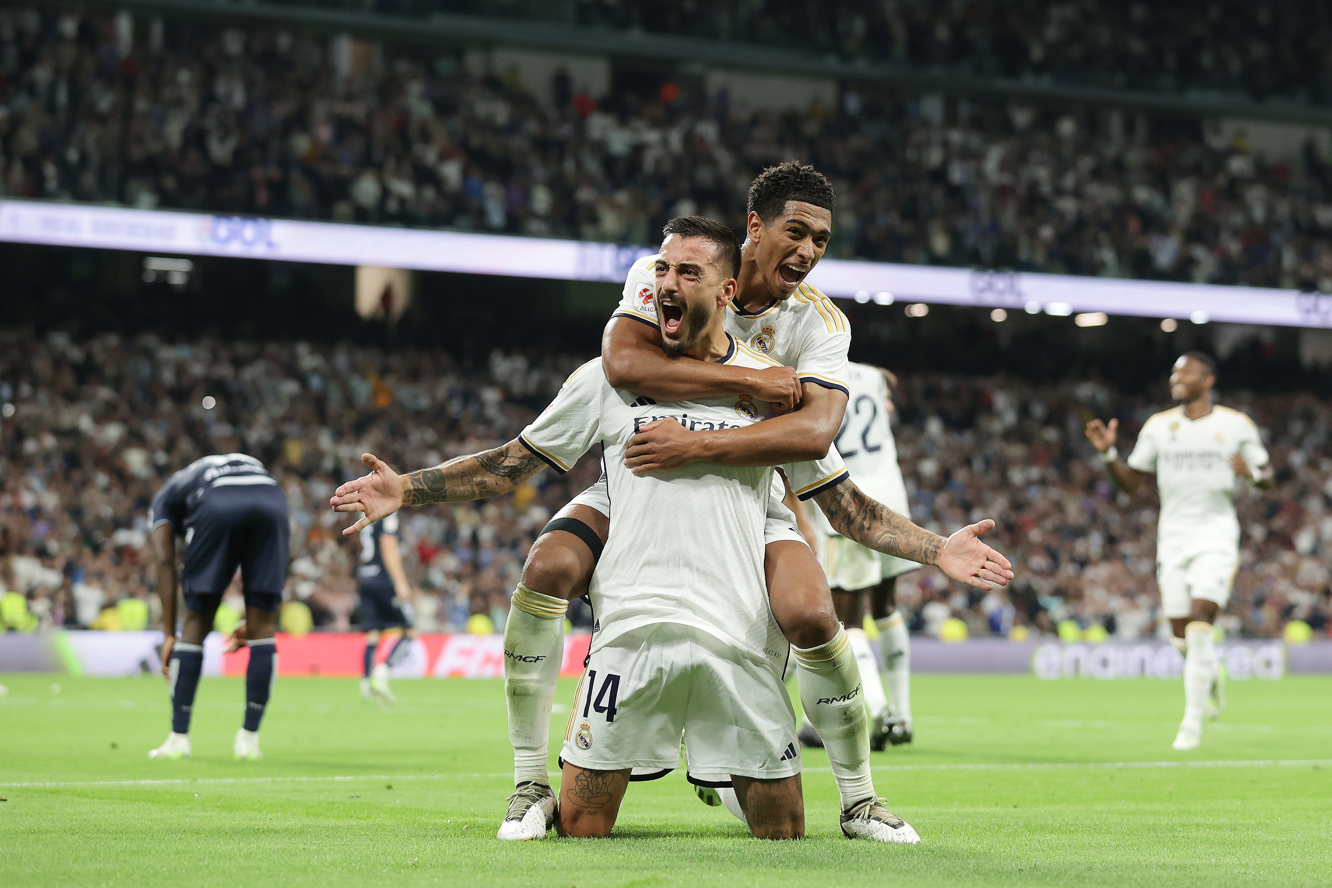 Joselu y Bellingham celebran el 1-2 ante la Real Sociedad