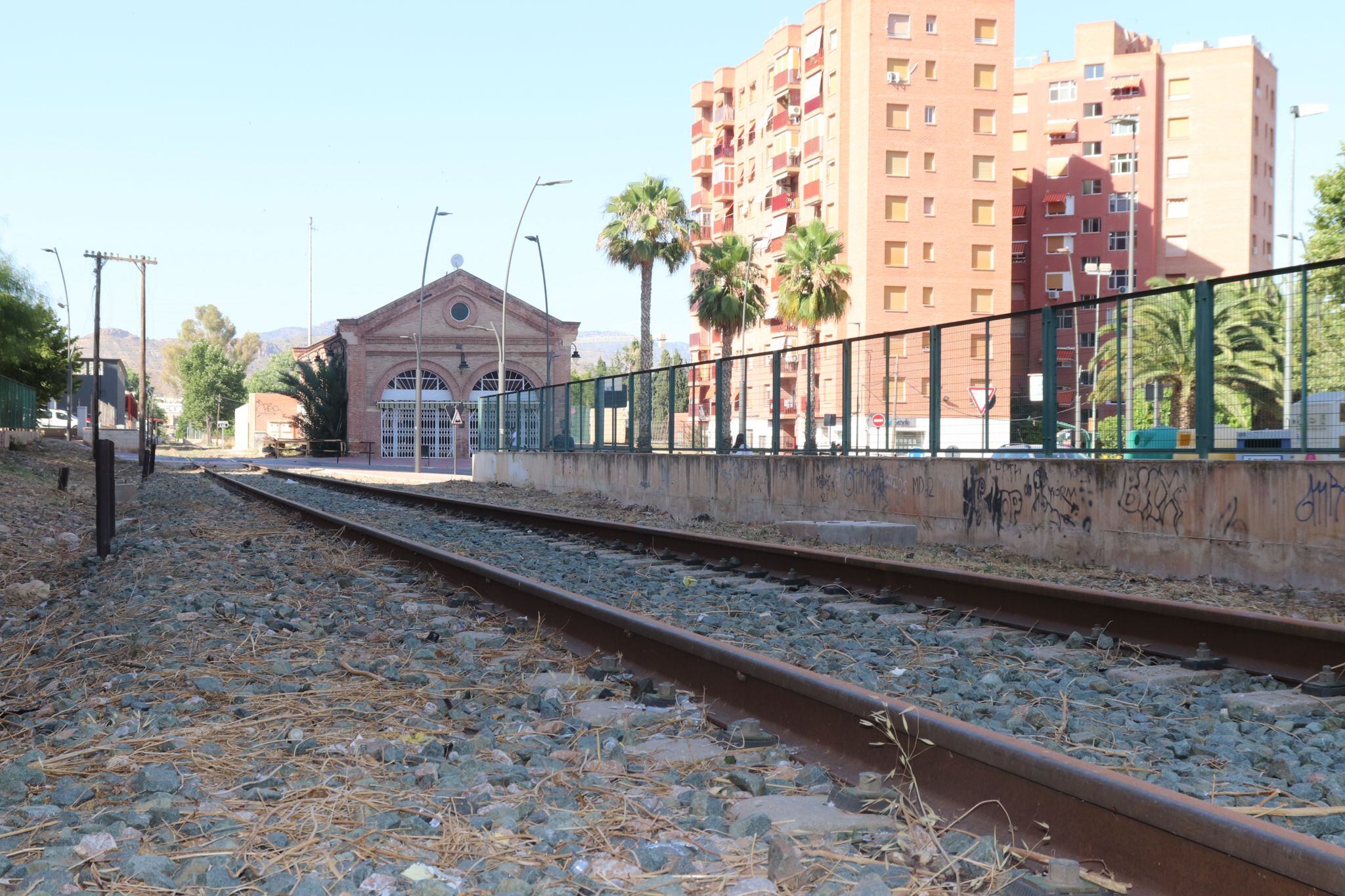 Vías del tren a su paso por Lorca