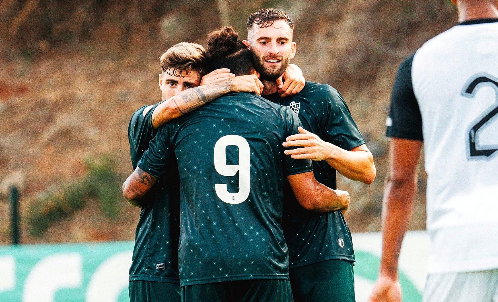 Leo Baptistao celebrando su segundo gol en la pretemporada.