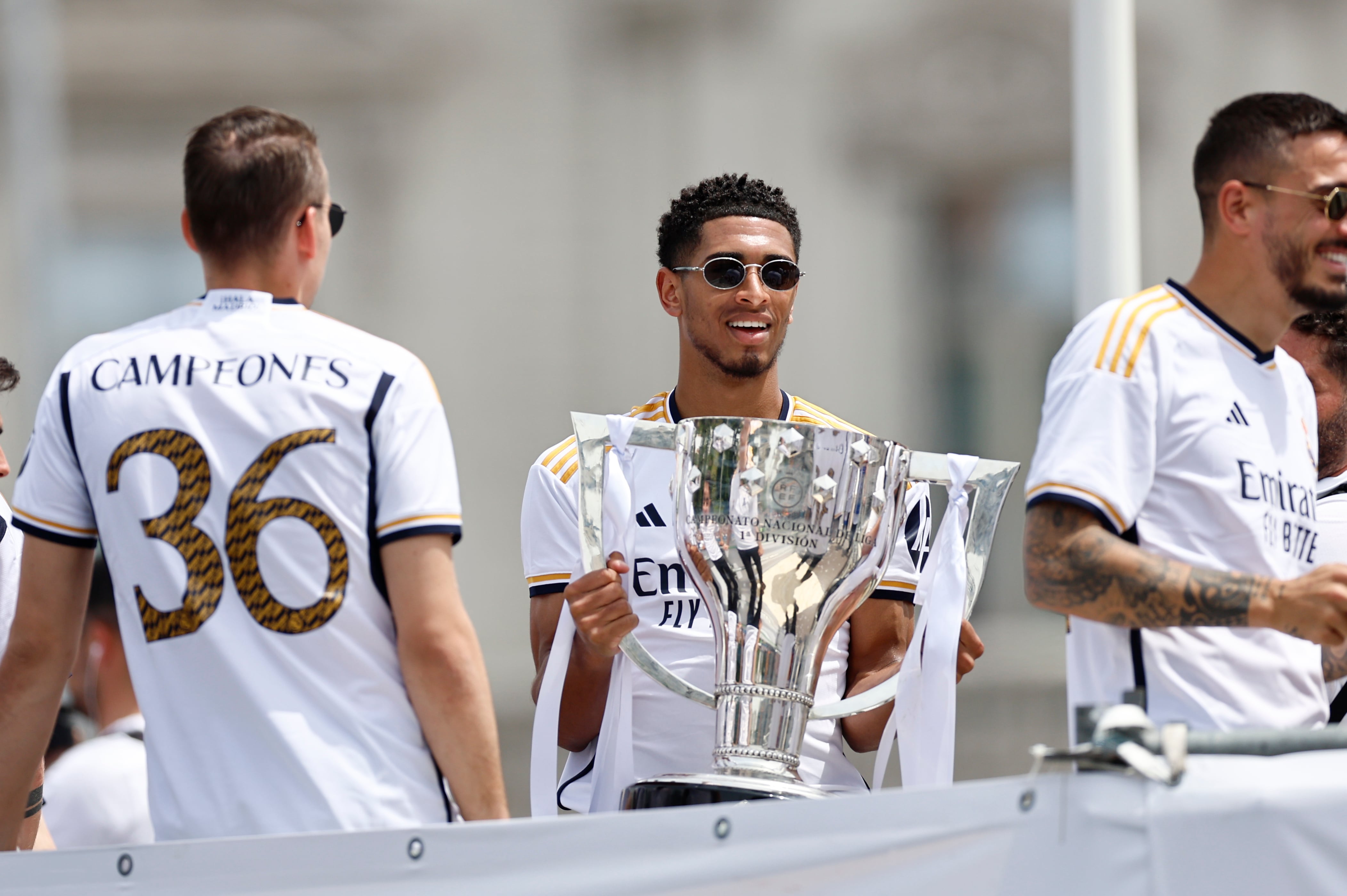 El jugador del Real Madrid Jude Bellingham durante la celebración con aficionados de la trigésimo sexta Liga.