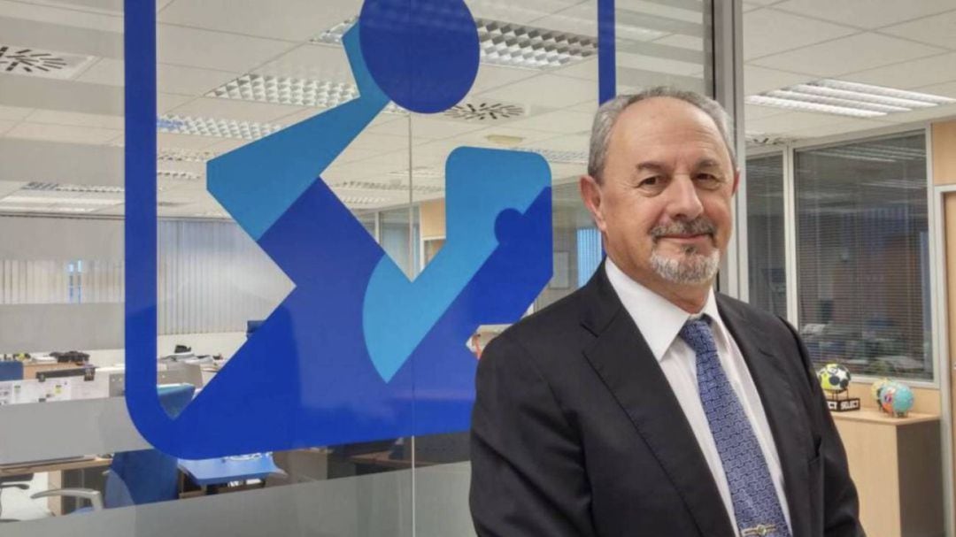 Adolfo Aragonés analizó en Radio León la crisis del balonmano español entre organismos