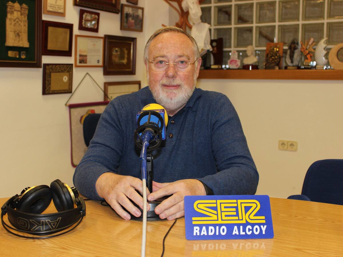 El médico Paco Pascual dará una conferencia en la Asociación de Vecinos de Batoi sobre el papel de la familia frente a las adicciones