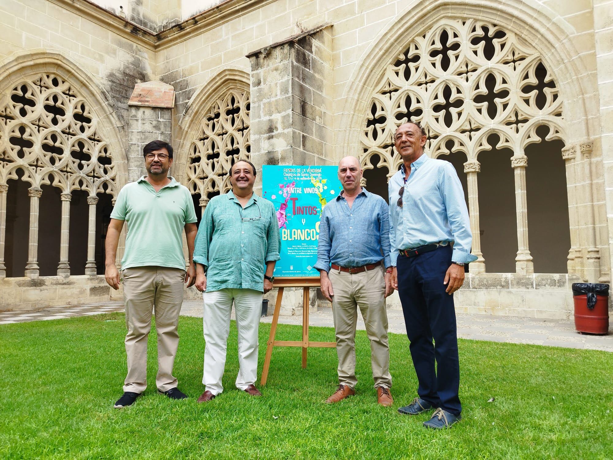 Presentación de la muestra &#039;Entre Vinos Blancos y Tintos&#039;, en los Claustros.