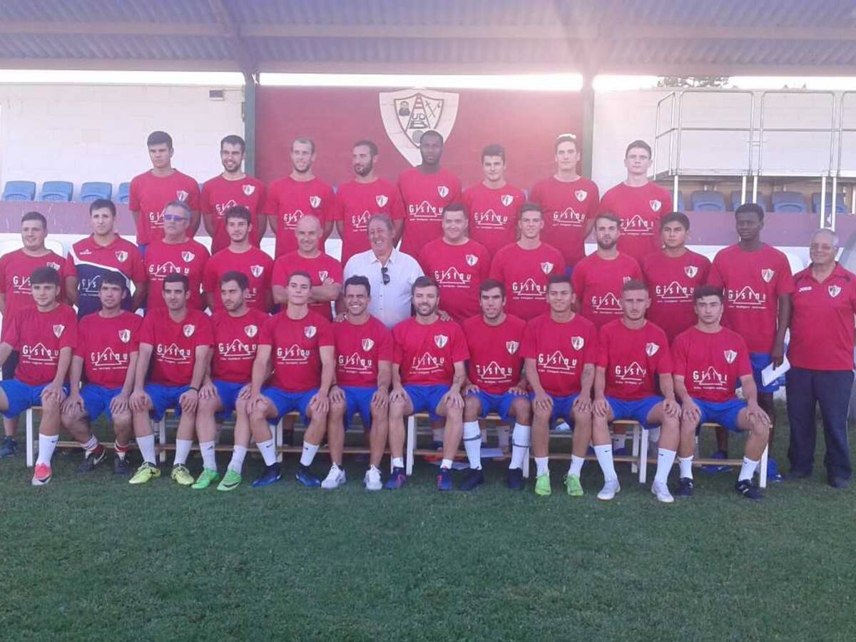 La UD Barbastro inicia la pretemporada con el objetivo de consolidarse en Tercera División