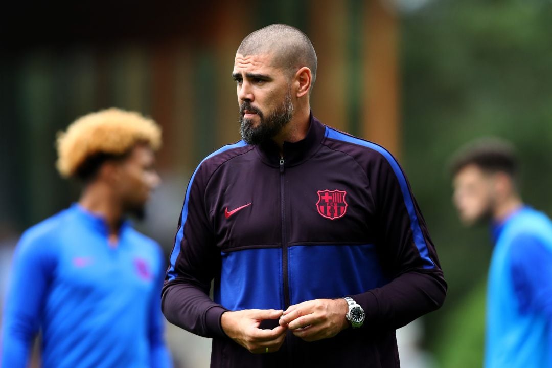 Víctor Valdés, durante un entrenamiento del Barcelona