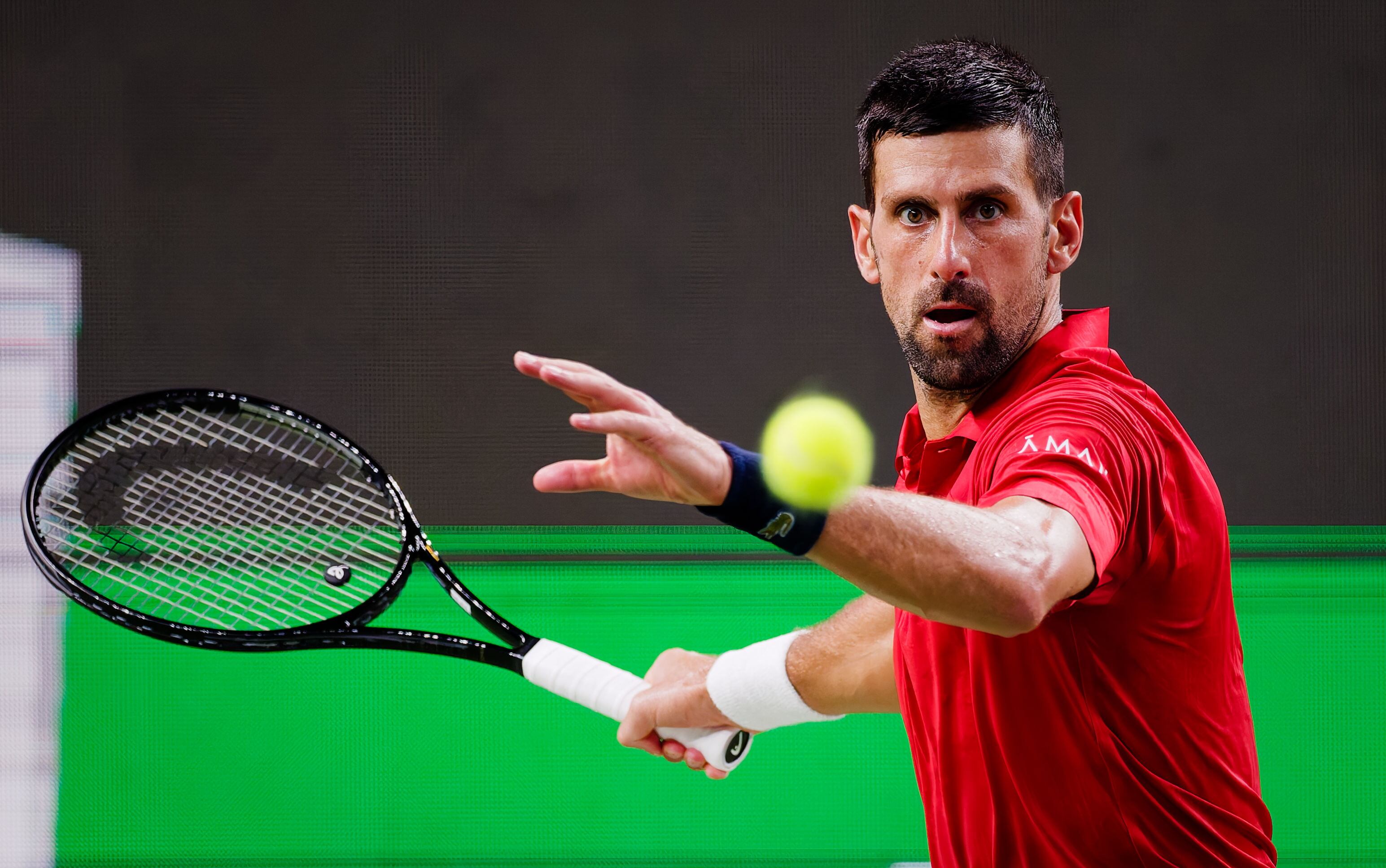 Novak Djokovic gana a Jaume Munar en Shanghái