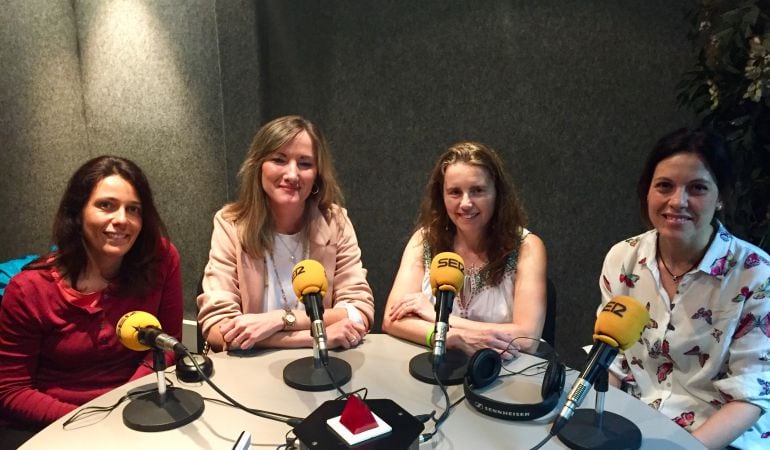 Representantes de los colegios galardonados con el Premio a la Mejora de la Convivencia y el Clima Escolar 