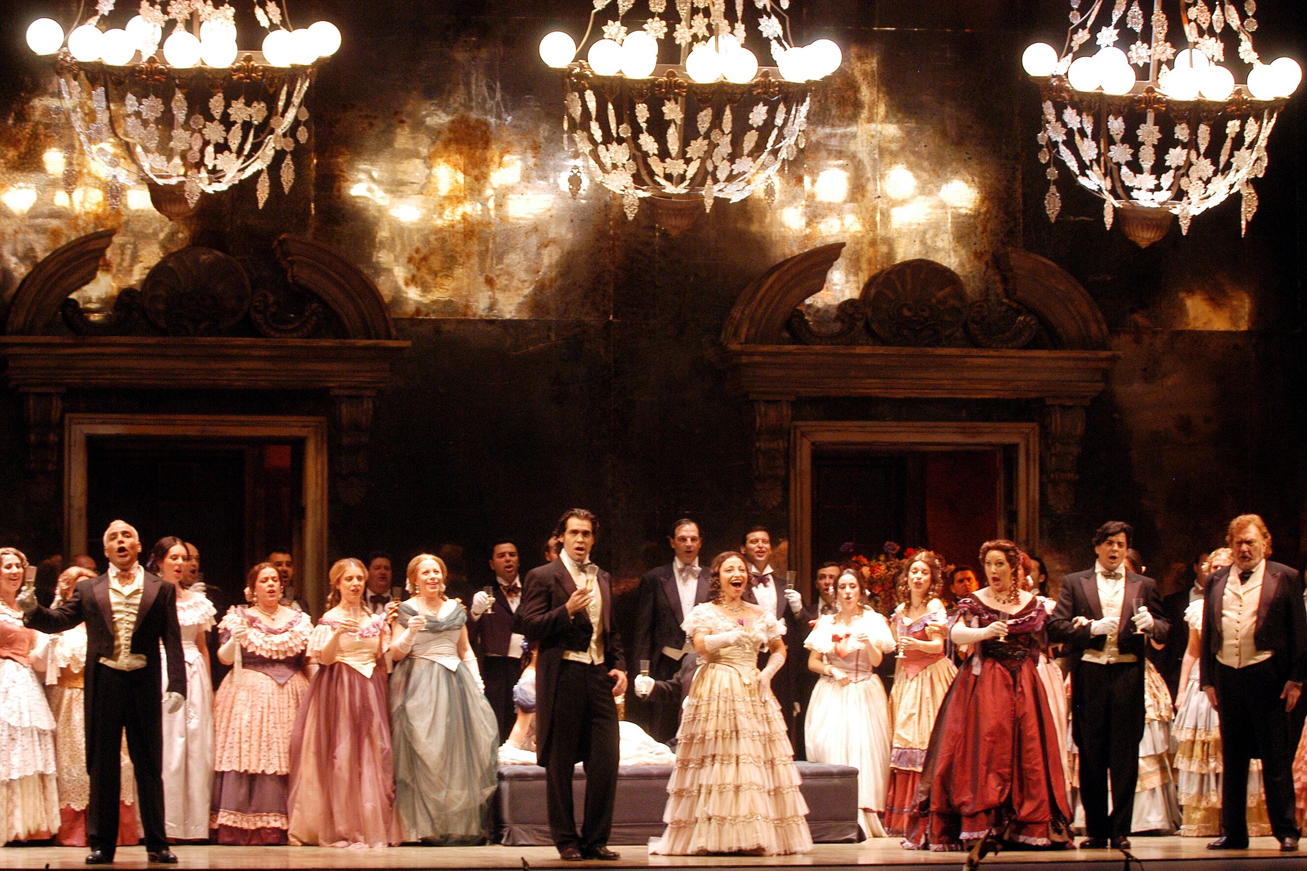 Representación de "La Traviata" en el Villamarta