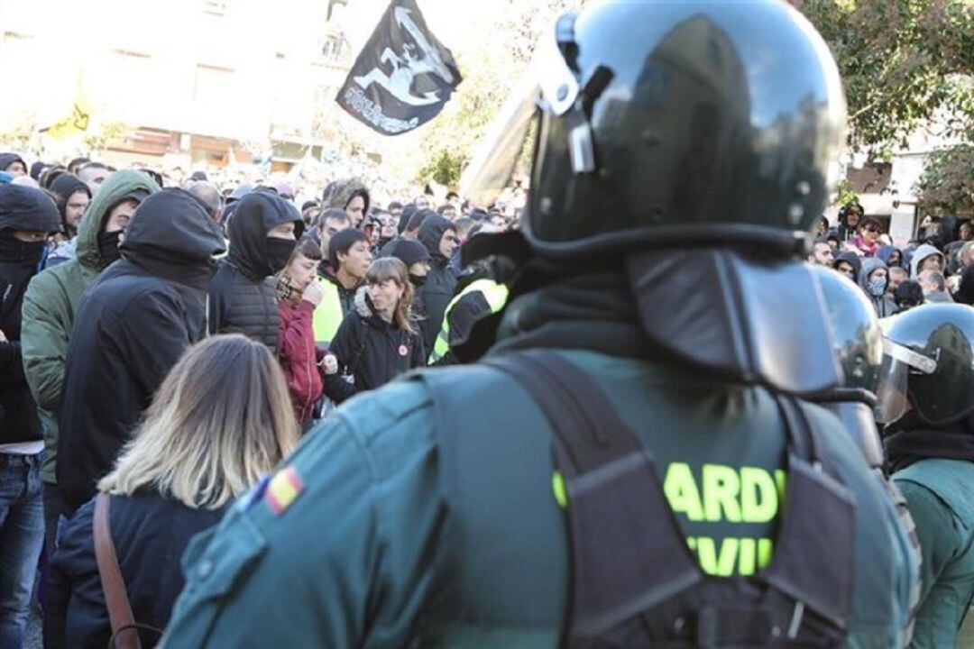 El Ospa Eguna defiende la desaparición de las fuerzas de seguridad del estado de los territorios de Navarra y Euskadi