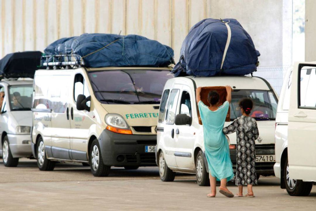 Pasajeros esperando a embarcar hacia Argelia en la OPE de 2019 (imagen de archivo)