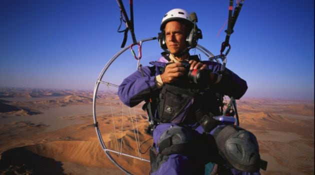 George Steinmetz, en su parapente motorizado.