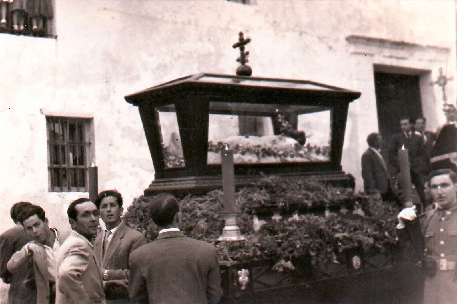 Foto antigua del Santo Entierro de Alcalá de los Gazules.