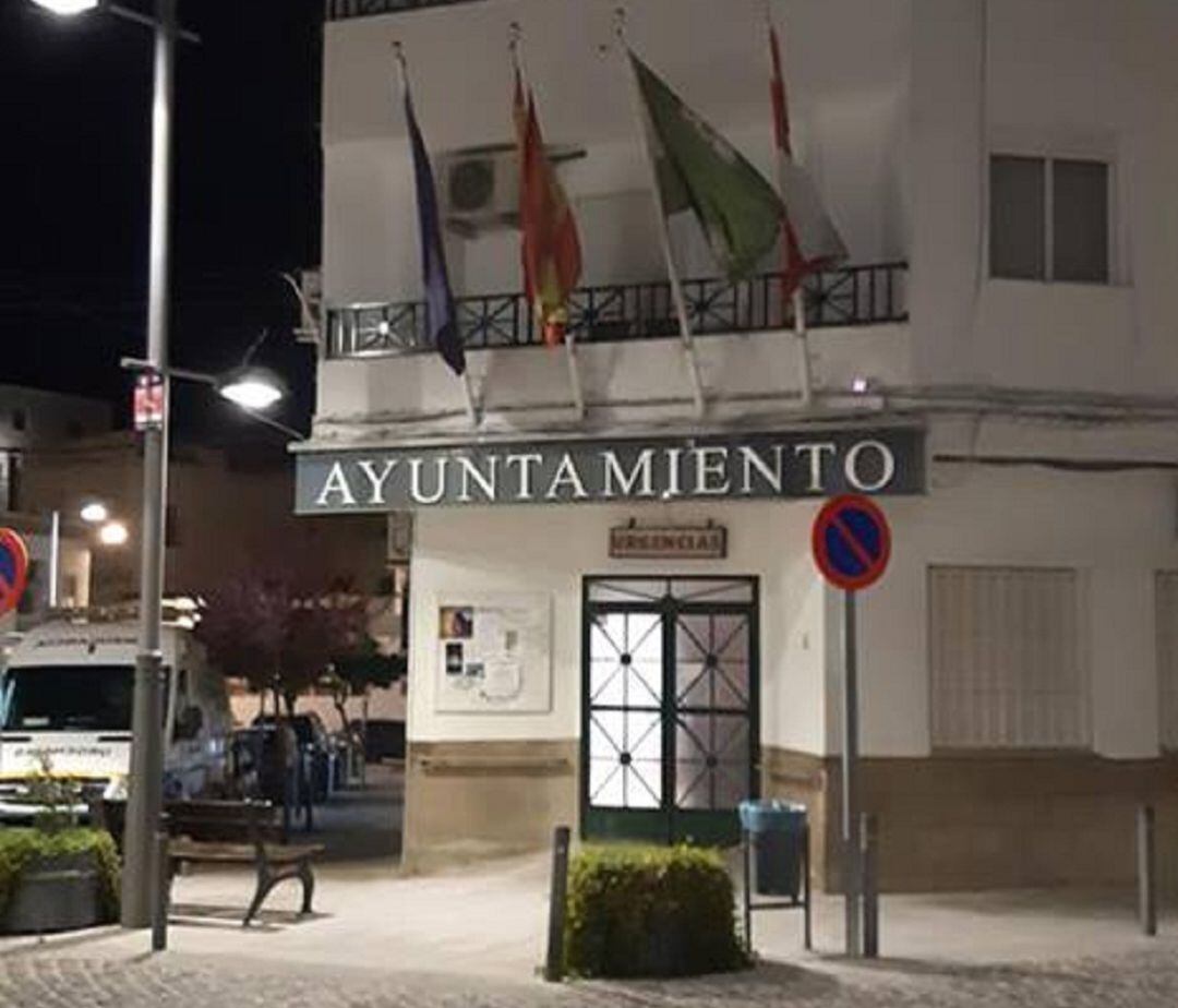 Fachada del ayuntamiento de Huesa