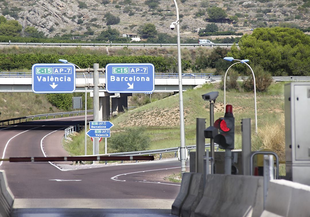 Antiguo peaje en la AP7 en Castelló