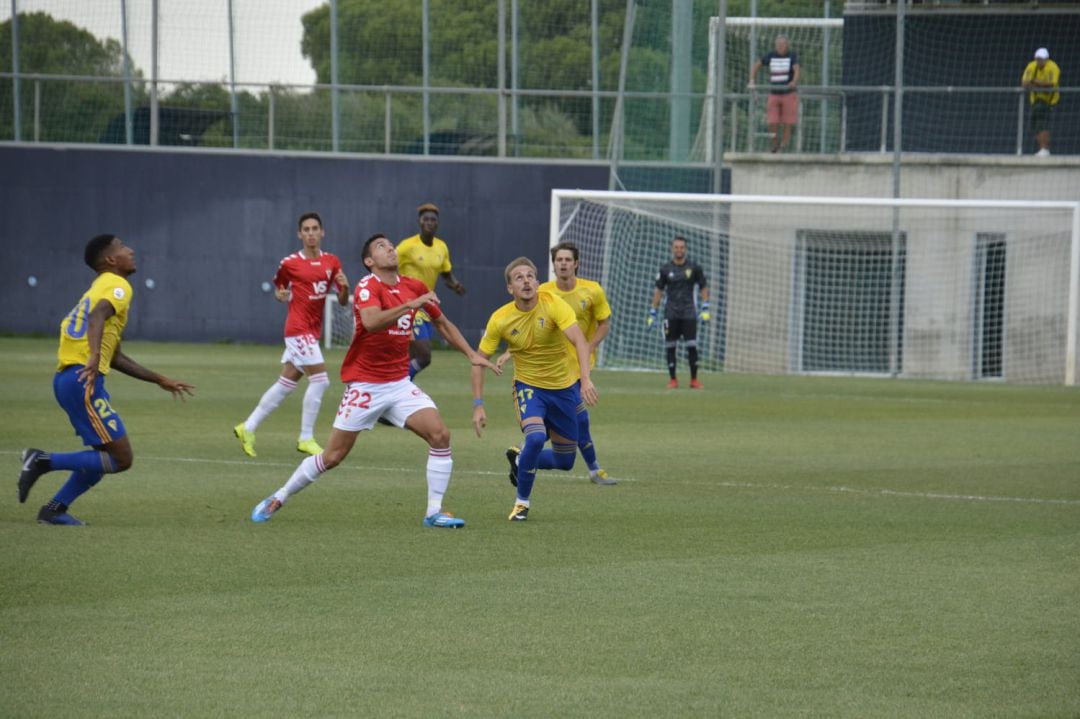 Imagen del partido entre el Cádiz B y el Real Murcia de la primera jornada