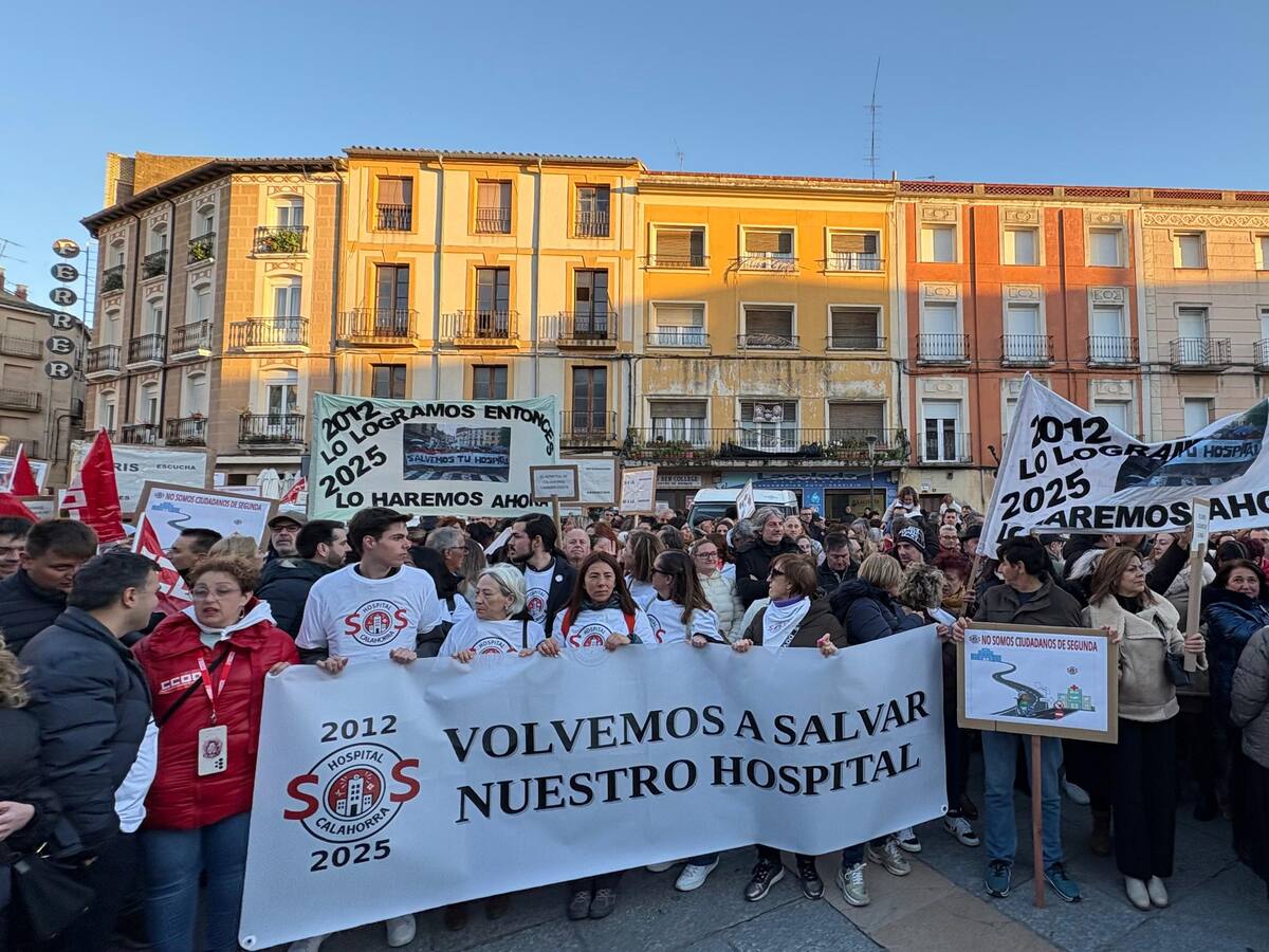 Más de 3.000 personas se manifiestan en Calahorra por mantener la cartera de servicios del Hospital