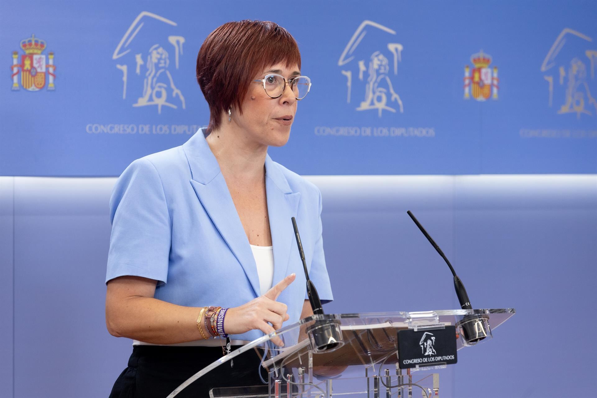 La portavoz de Compromís en el Congreso, Águeda Micó, durante una rueda de prensa en el Congreso de los Diputados.