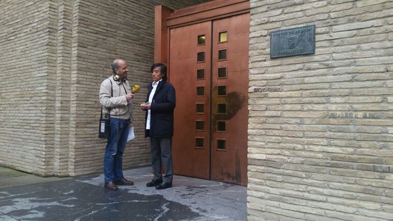 Carlos López Otín, durante la entrevista ayer en La Ventana de Aragón, con Juanjo Hernández