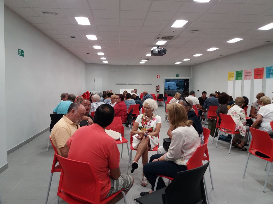 Primera jornada presencial celebrada en el Espacio Palmera Montero en la que han participado medio centenar de personas. 