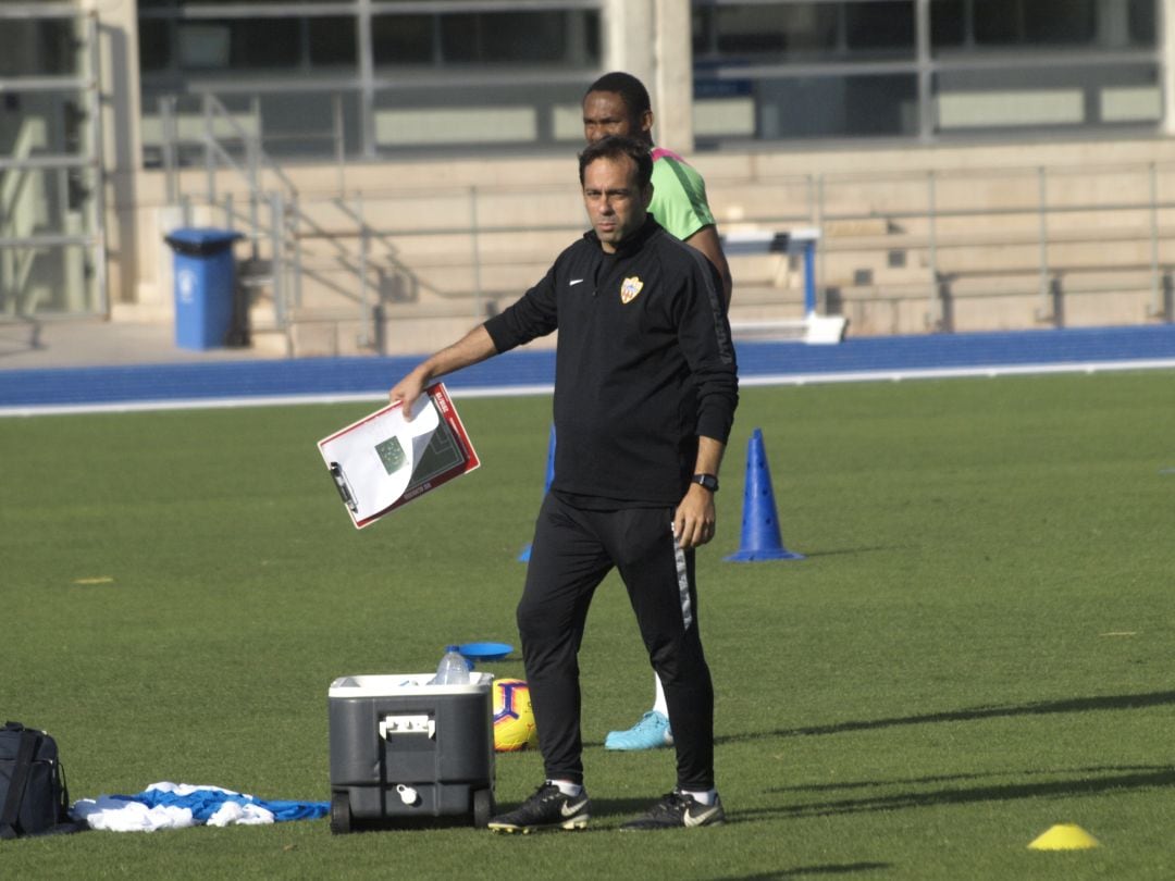 Fran Fernández en el entrenamiento rojiblanco.