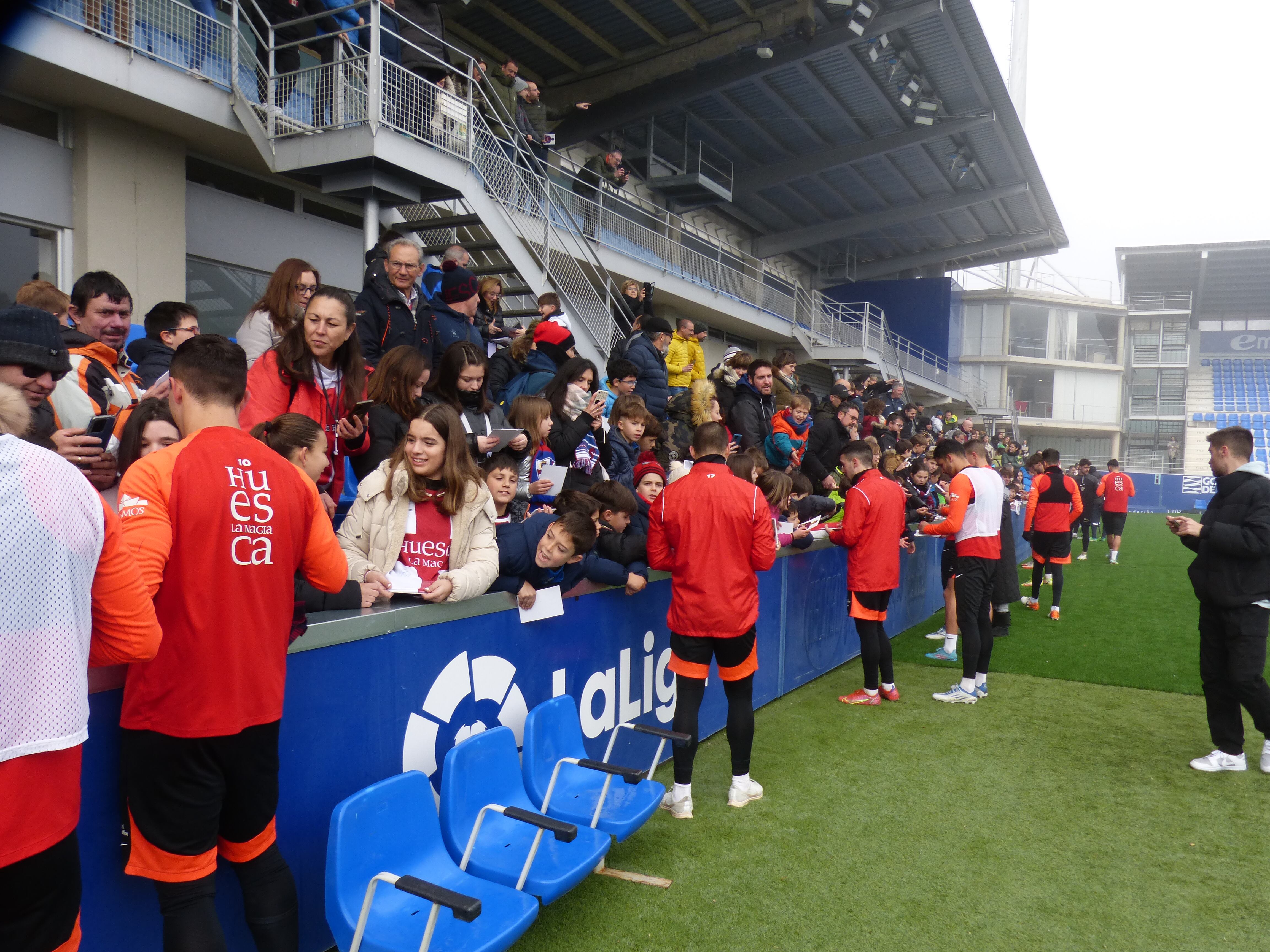 Los aficionados podrán acudir al entrenamiento de este martes en El Alcoraz /Archivo