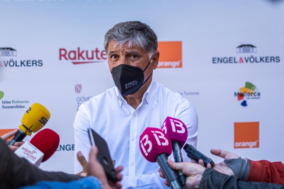 Toni Nadal compareciendo ante los medios en la presentación del torneo