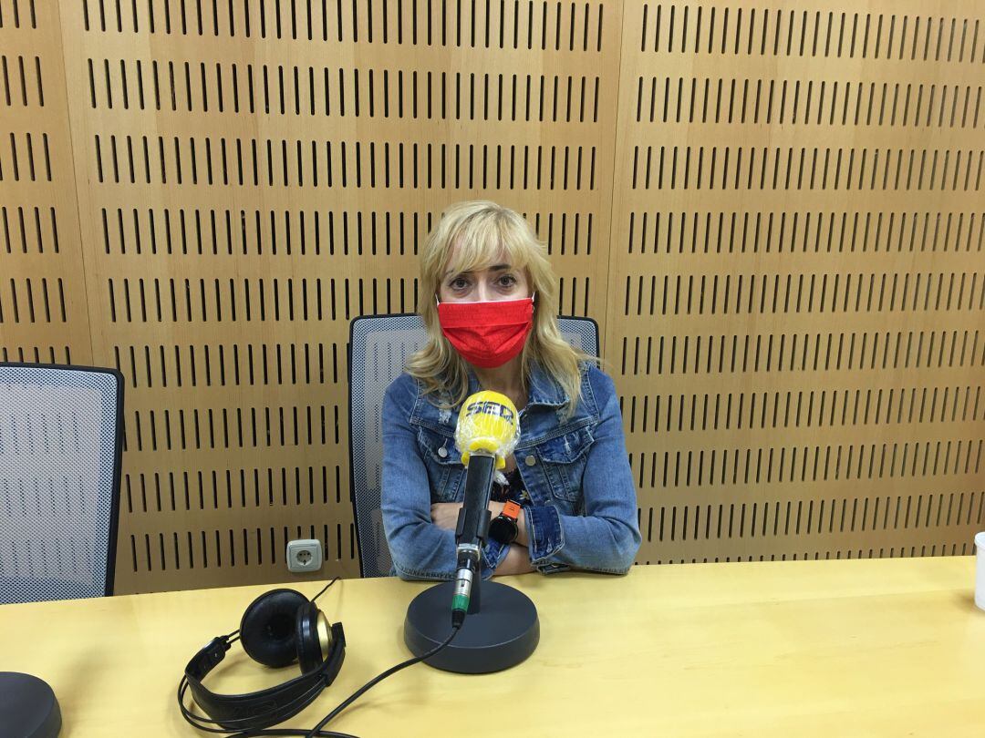 Carmen Castilla, secretaria general de UGT-A, en los estudios de Radio Sevilla