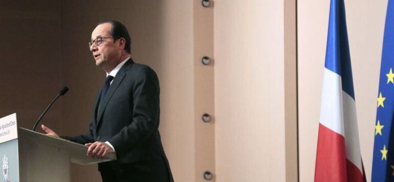 Hollande, calificó este sábado de &quot;buen compromiso&quot; el acuerdo que alcanzaron ayer el Eurogrupo y el gobierno griego.