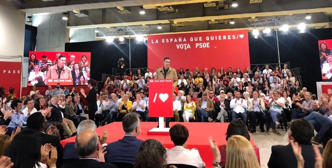 Pedro Sánchez durante el acto electoral en Gran Canaria.