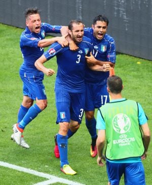 Giorgio Chiellini celebra su gol.