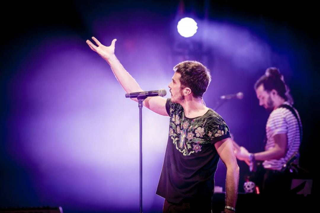 Pucho, cantante de Vetusta Morla, durante su concierto en el Low Festival.