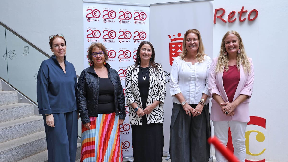 La Cámara de Lanzarote integra el proyecto literario ‘Cuando el escaparate escribe’ en la agenda de su 20 Aniversario