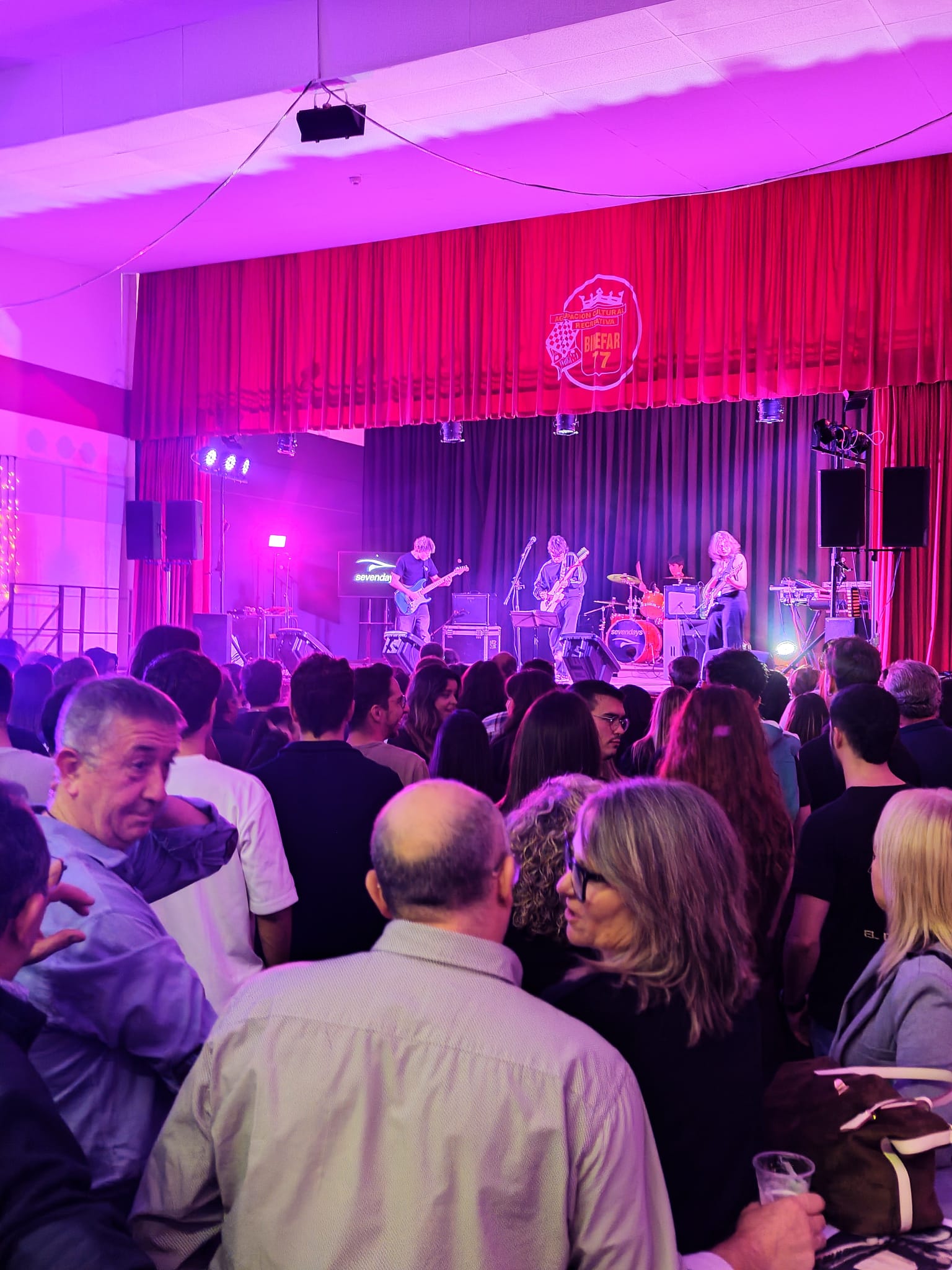 Foto del ambiente en los  40 Binéfar music. Territorio Sonoro. ARC Binéfar 77.