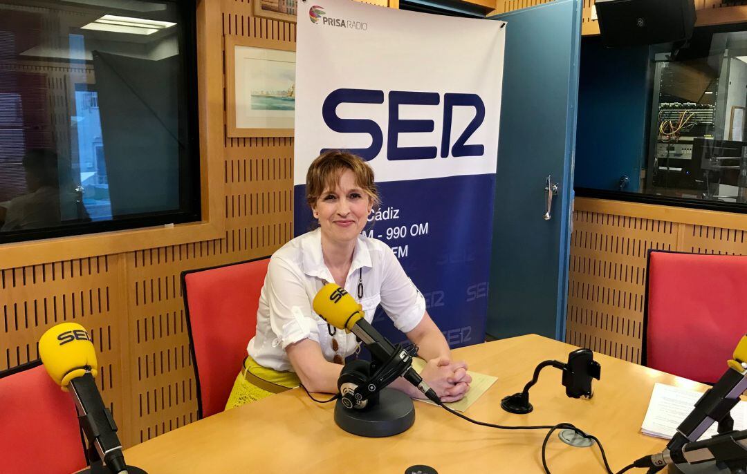 Ana Fidalgo, hoy, en los estudios de Radio Cádiz