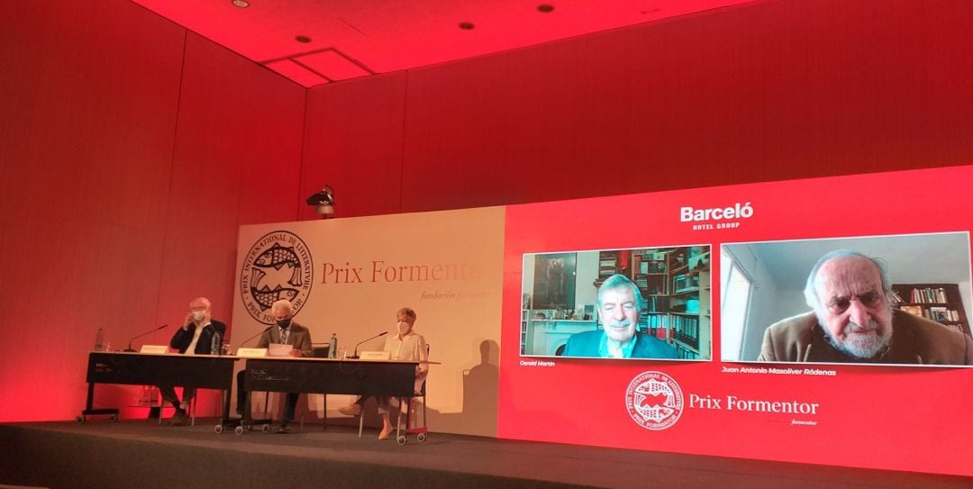 Jurado del Prix Formentor dando a conocer en Sevilla el nombre del ganador de la edición de este año