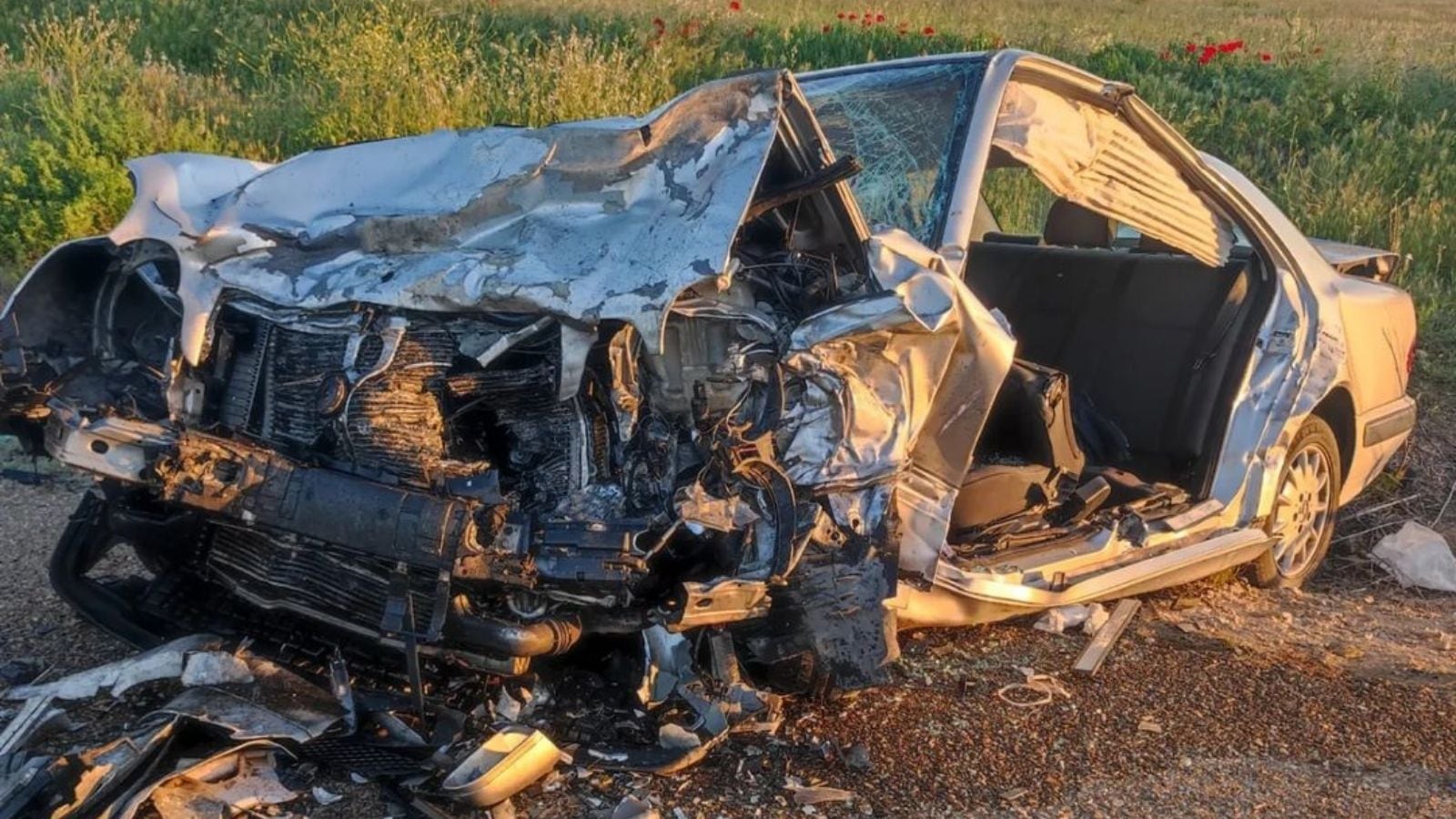 Imagen del estado en el que quedó uno de los vehículos implicados en el accidente de tráfico