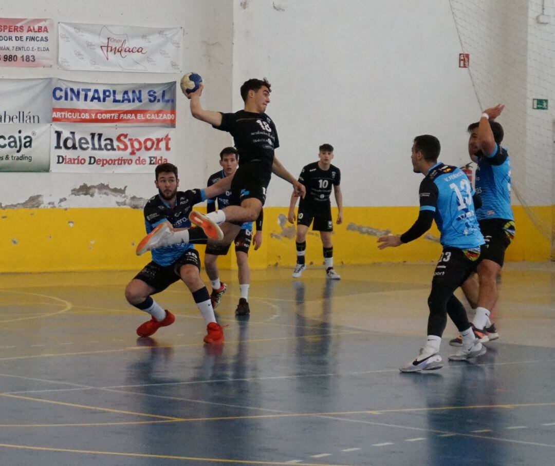 El equipo eldense tirará de lanzamiento exterior para vencer a los porteños