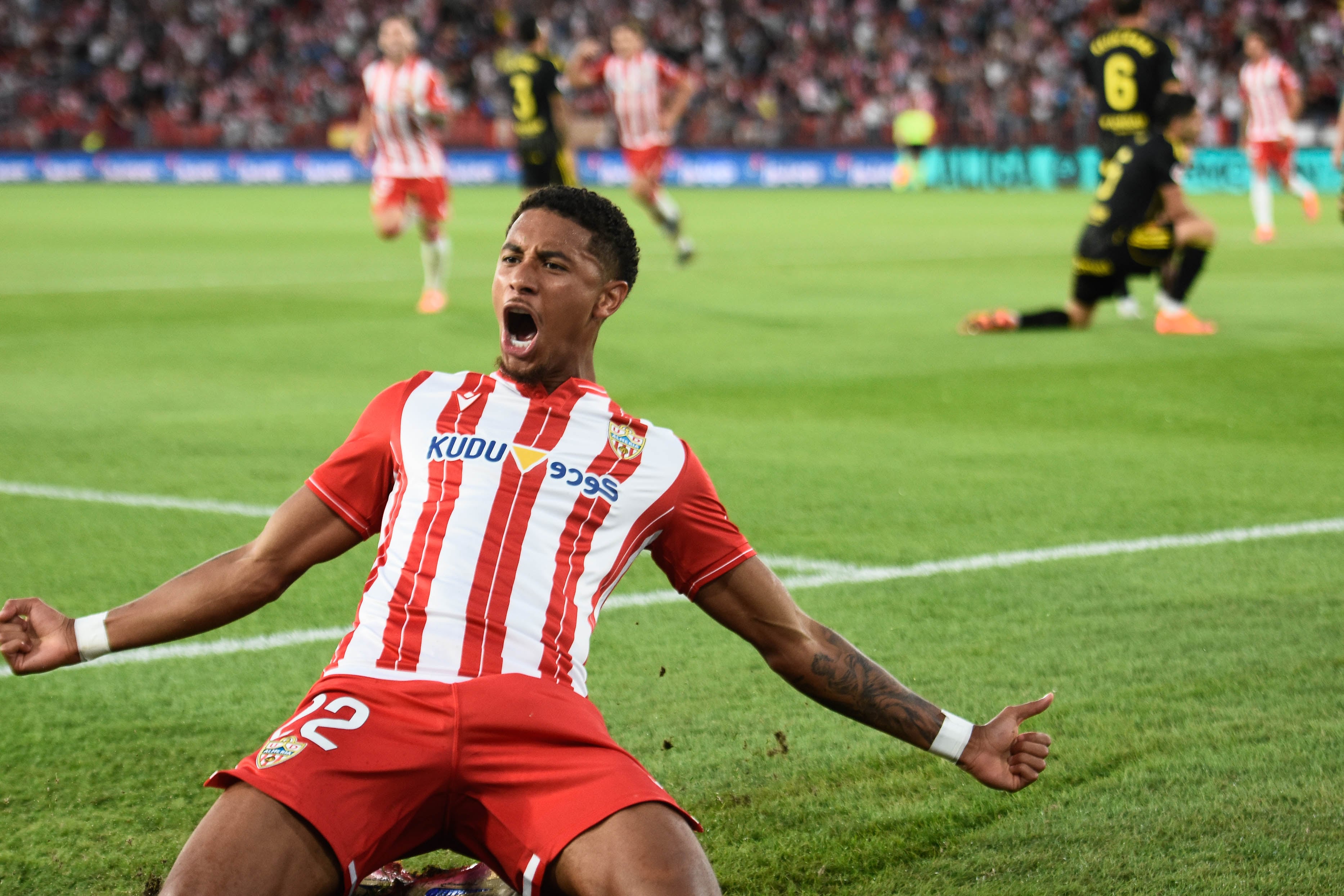 Chirino celebra su primer gol con el Almería.