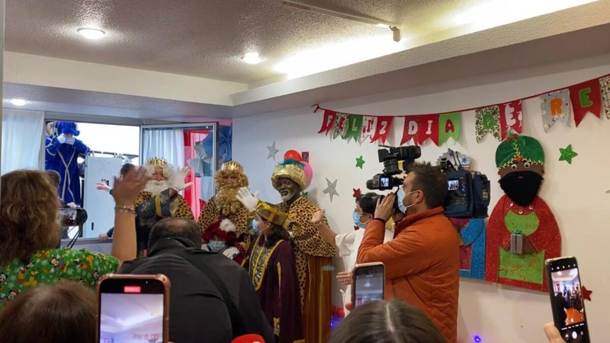 La magia de los Reyes Magos impregna también el Hospital Infantil de Zaragoza