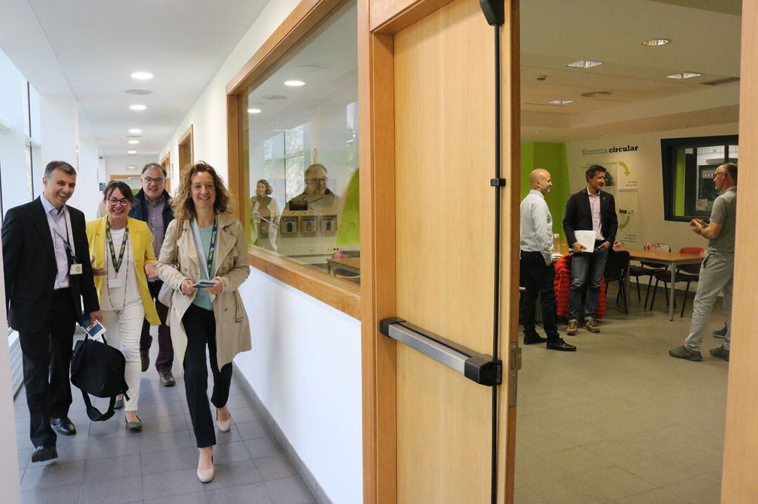 La ministra de Medi Ambient, Agricutlura i Sostenibilitat, Sílvia Calvó, a la seva arribada a la reunió.