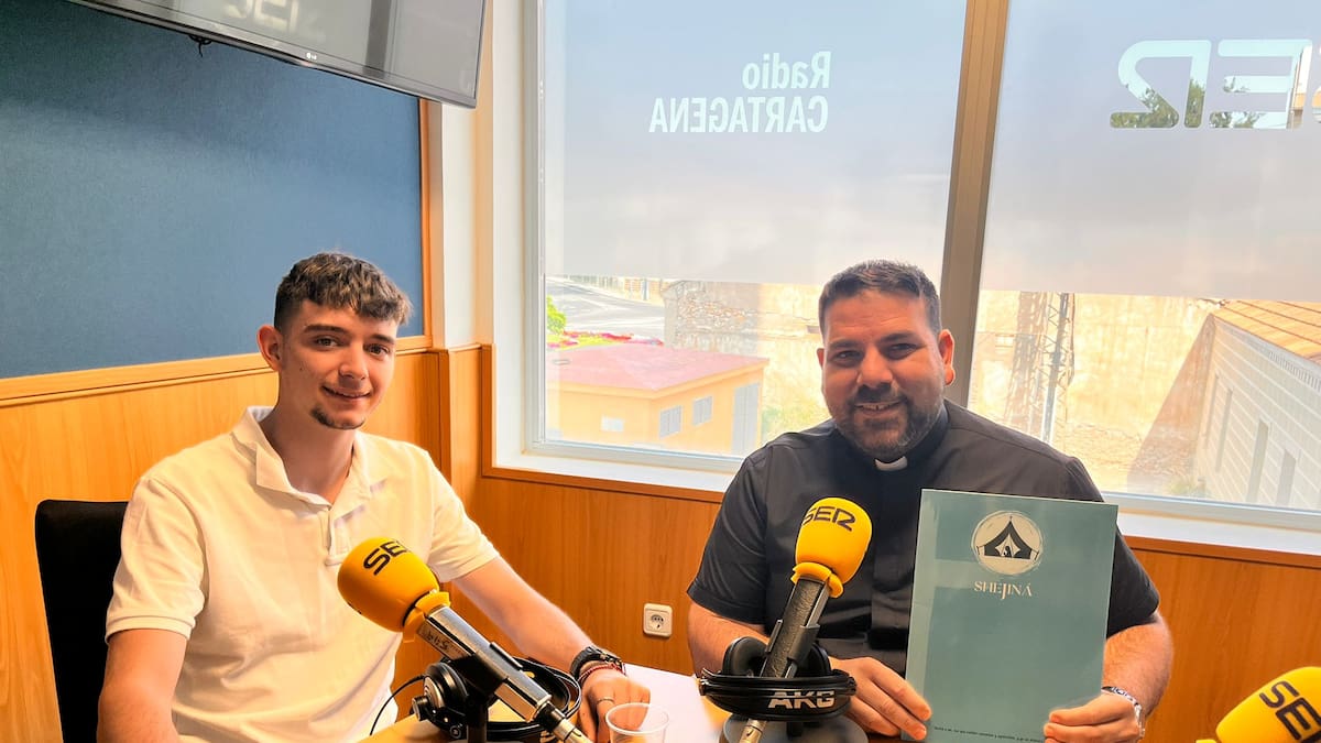 Entrevista al sacerdote Pedro Najas, y David Vidal, usuario de Shejiná