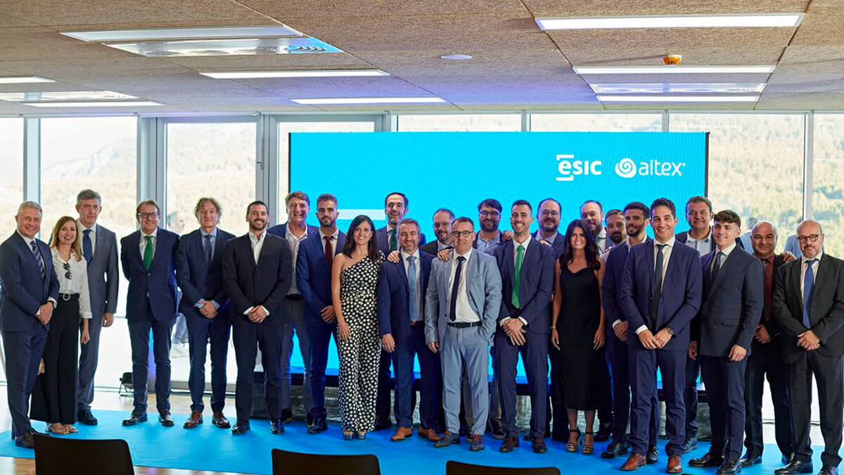 ESIC y AITEX clausuran los programas superiores en dirección de ventas y marketing digital en Alcoy