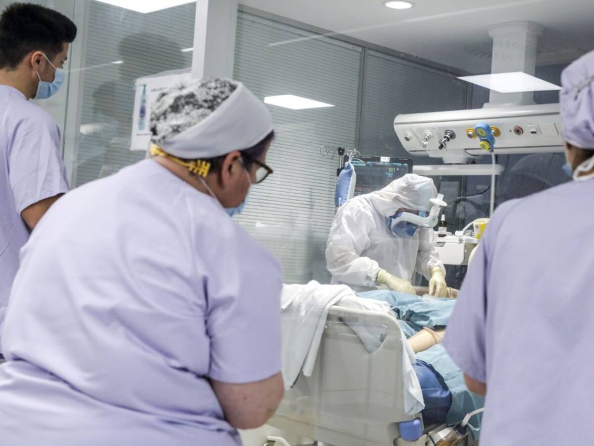 Dos nuevos ingresos y un fallecido más por coronavirus en el Hospital del Bierzo