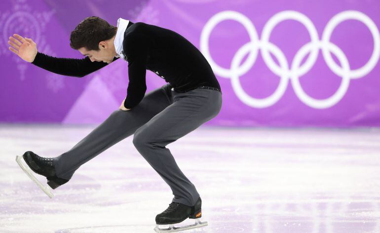 Javier Fernández, en una de sus piruetas en el pabellón de patinaje en Pyeongchang