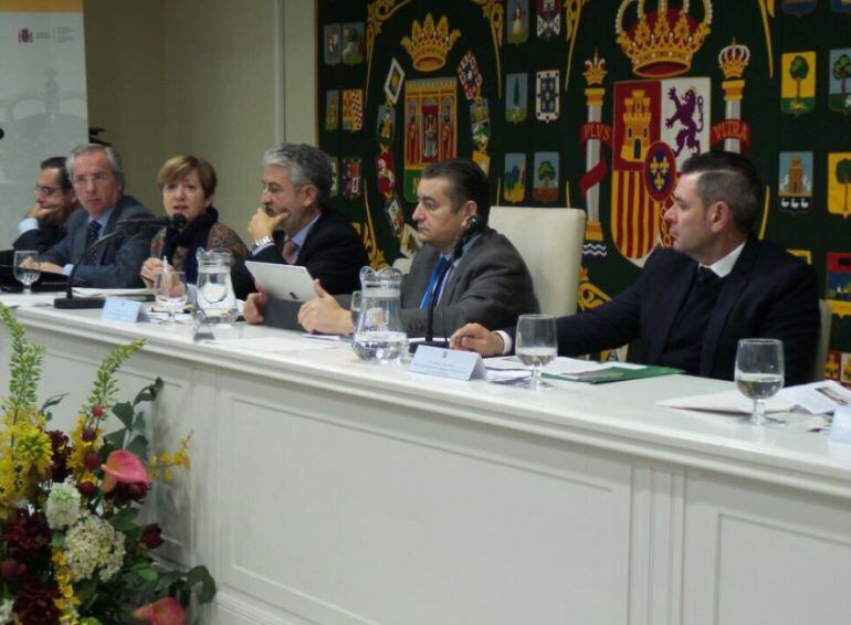 Gobierno y Junta se comprometen a poner en marcha ayudas para los municipios afectados.