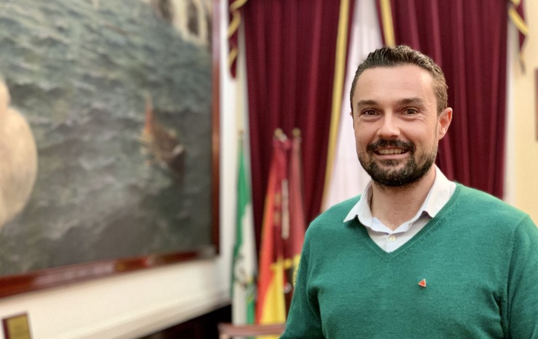 Martín Vila, en la sala de junta de gobierno del Ayuntamiento de Cádiz