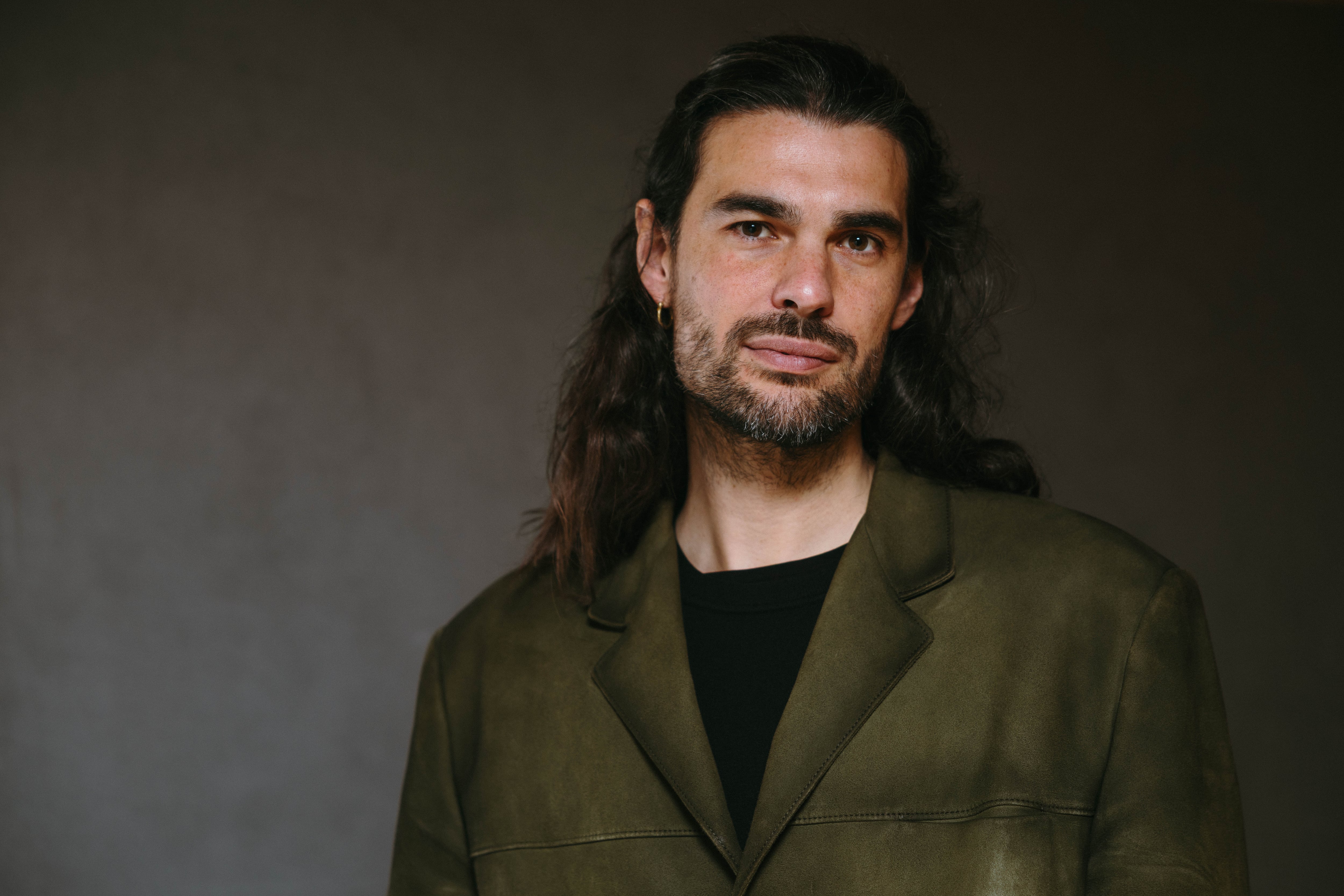 Oliver Laxe en los Premios del Cine Europeo (Photo by Sebastian Reuter/Getty Images)