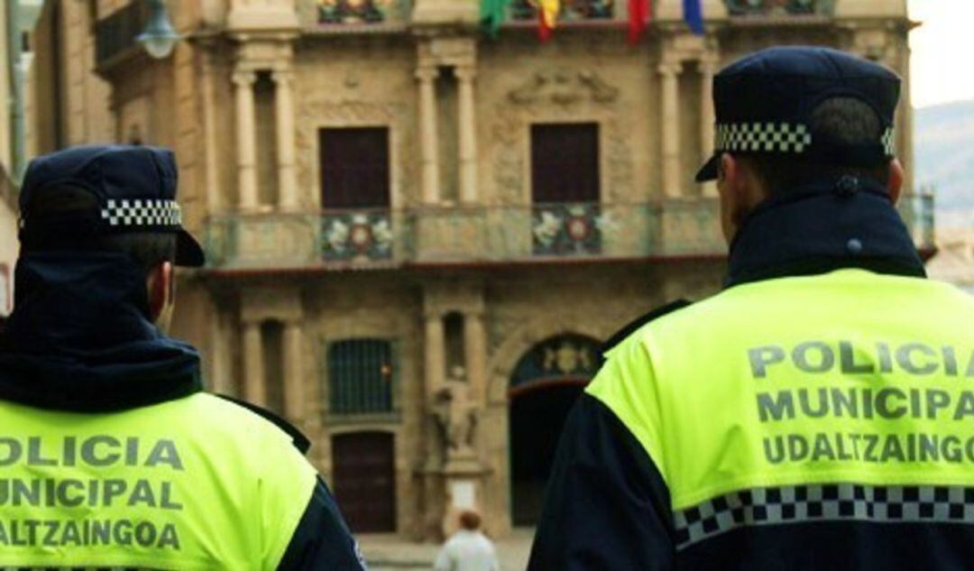 Agentes de la Policía Municipal en Pamplona